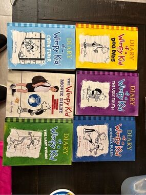 Diary of a Wimpy Kid Book Set - Multi-Color